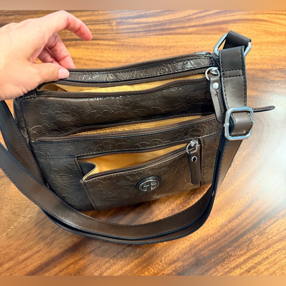 Giani Bernini Brown Embossed Leather Shoulder Bag - Picture 9 of 12